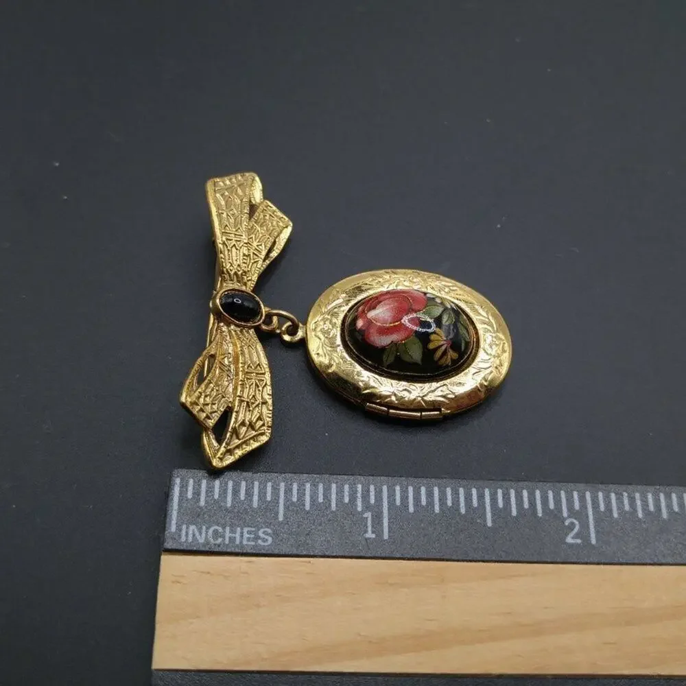 1928 Company Vintage Locket Brooch, Floral Cabochon, Photos 1